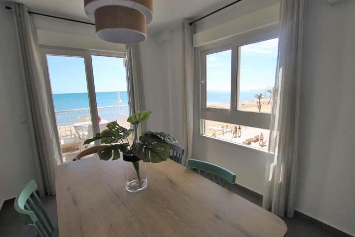 Апартаменты Apartamento Primera Linea Playa Centro De Guardamar Гвардамар-дель-Сегура Экстерьер фото