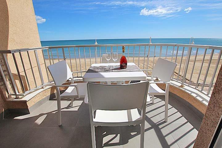 Апартаменты Apartamento Primera Linea Playa Centro De Guardamar Гвардамар-дель-Сегура Экстерьер фото