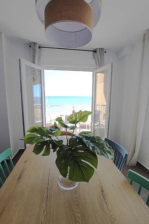 Апартаменты Apartamento Primera Linea Playa Centro De Guardamar Гвардамар-дель-Сегура Экстерьер фото
