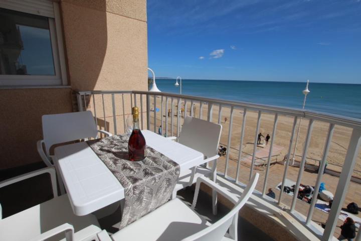 Апартаменты Apartamento Primera Linea Playa Centro De Guardamar Гвардамар-дель-Сегура Экстерьер фото